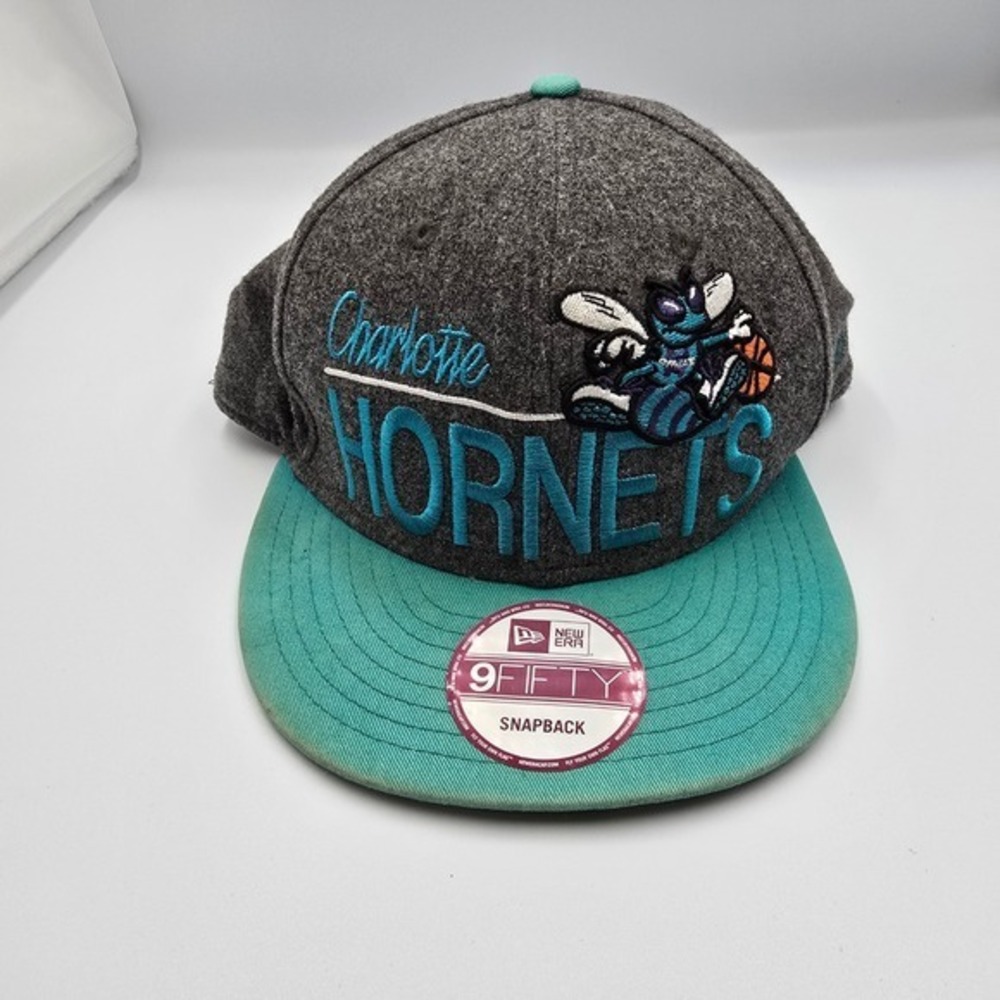 New Era Charlotte Hornets Snapback Hat 9FIFTY Wool Blend Teal‎ Brim